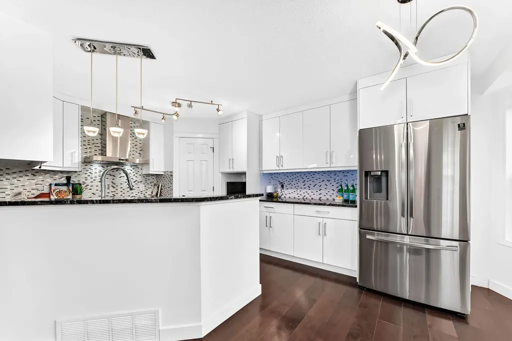 262 Coventry Court NE Calgary AB T3K 5E8
