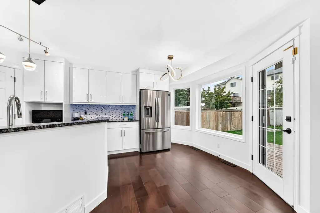 262 Coventry Court NE Calgary AB T3K 5E8