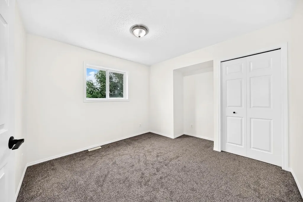 262 Coventry Court NE Calgary AB T3K 5E8
