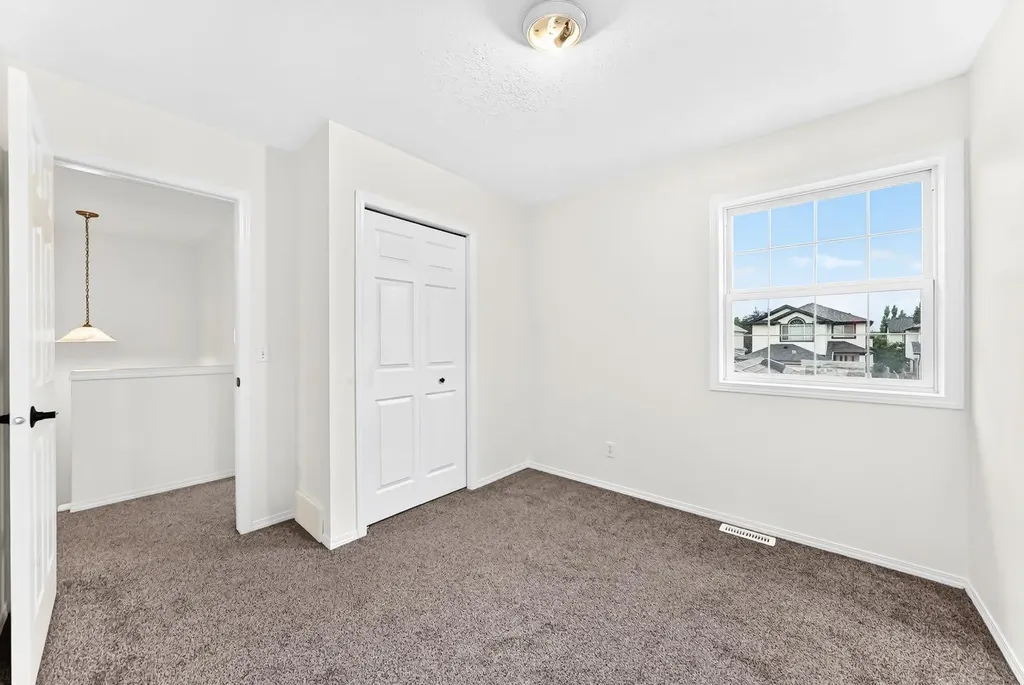 262 Coventry Court NE Calgary AB T3K 5E8