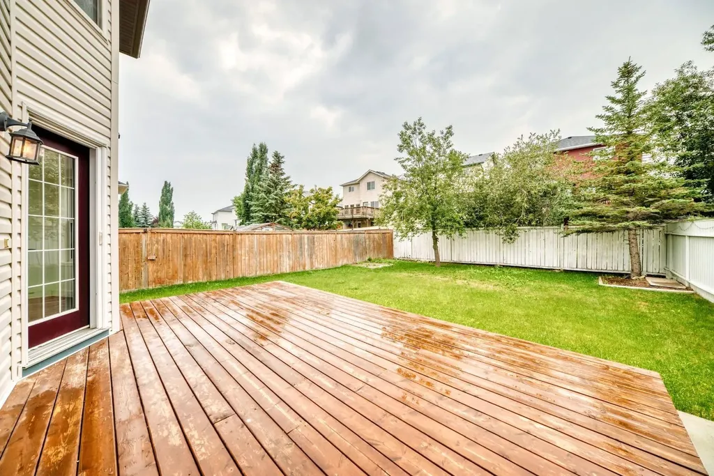 262 Coventry Court NE Calgary AB T3K 5E8