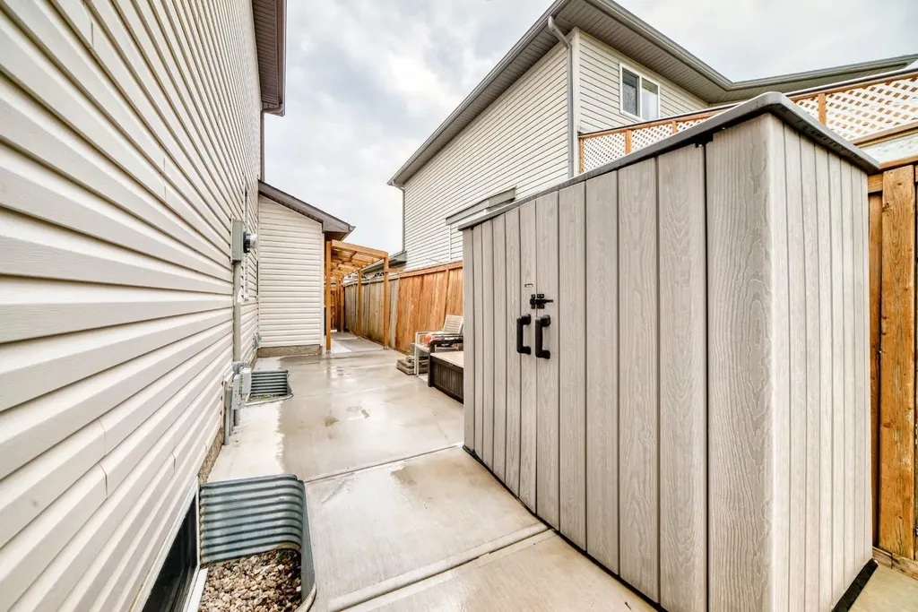 262 Coventry Court NE Calgary AB T3K 5E8