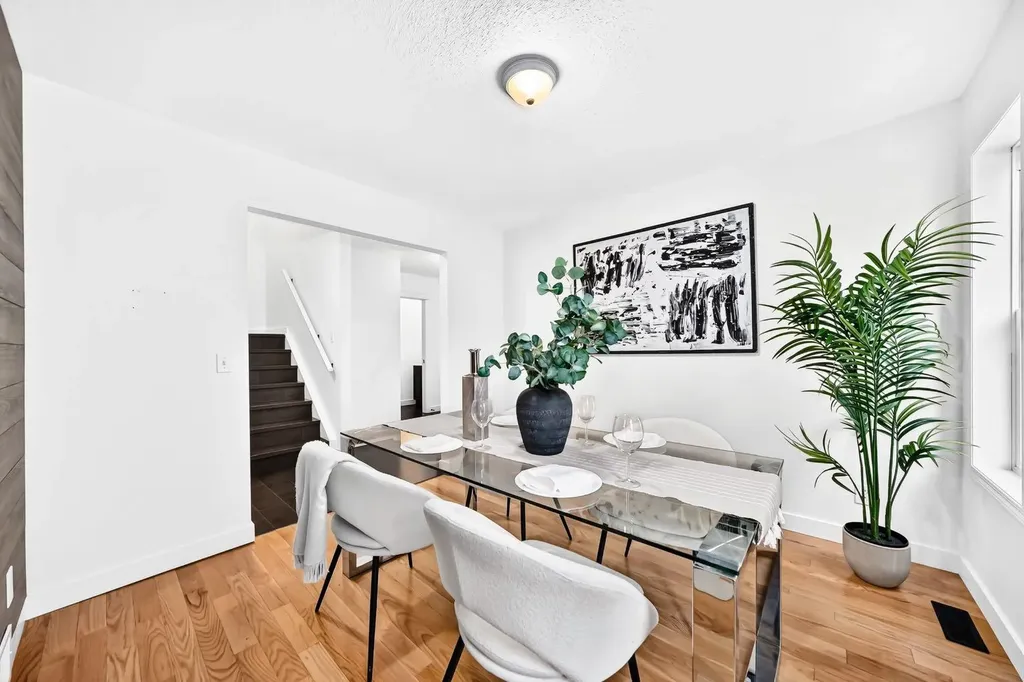 262 Coventry Court NE Calgary AB T3K 5E8