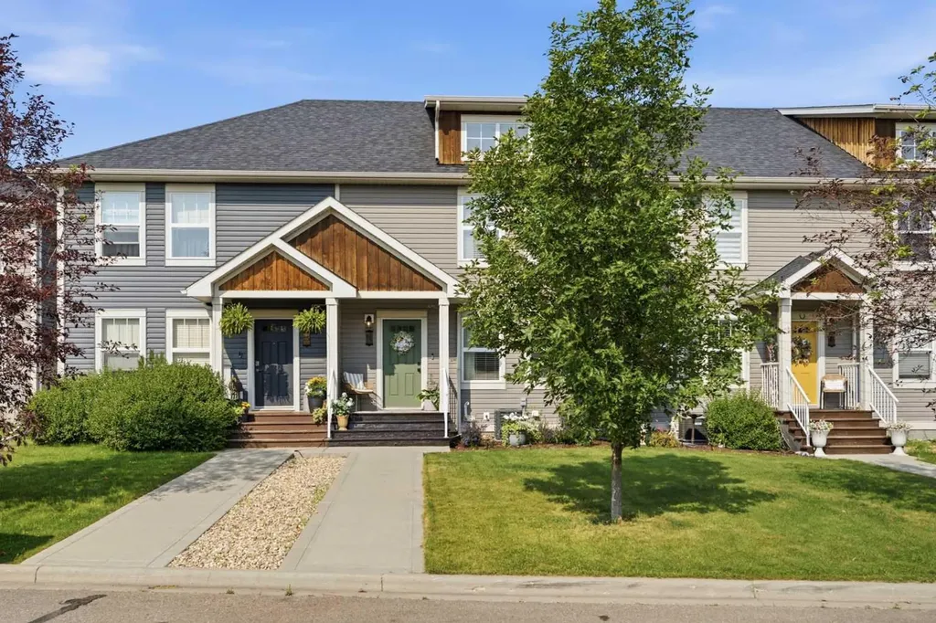 14 Reid Court Sylvan Lake AB T4S 0L9