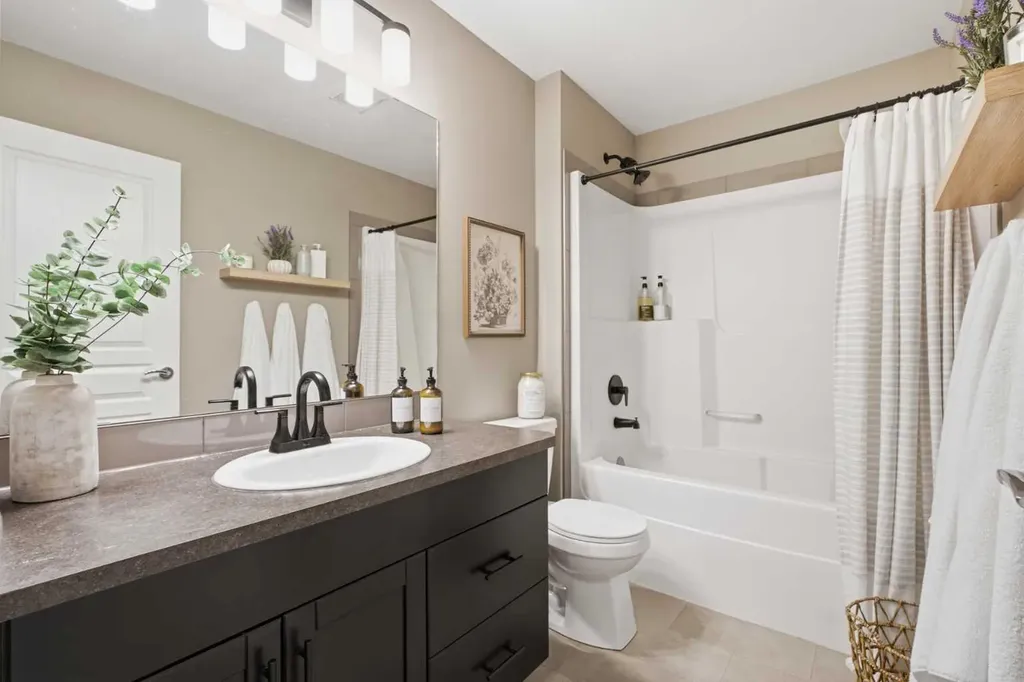 14 Reid Court Sylvan Lake AB T4S 0L9