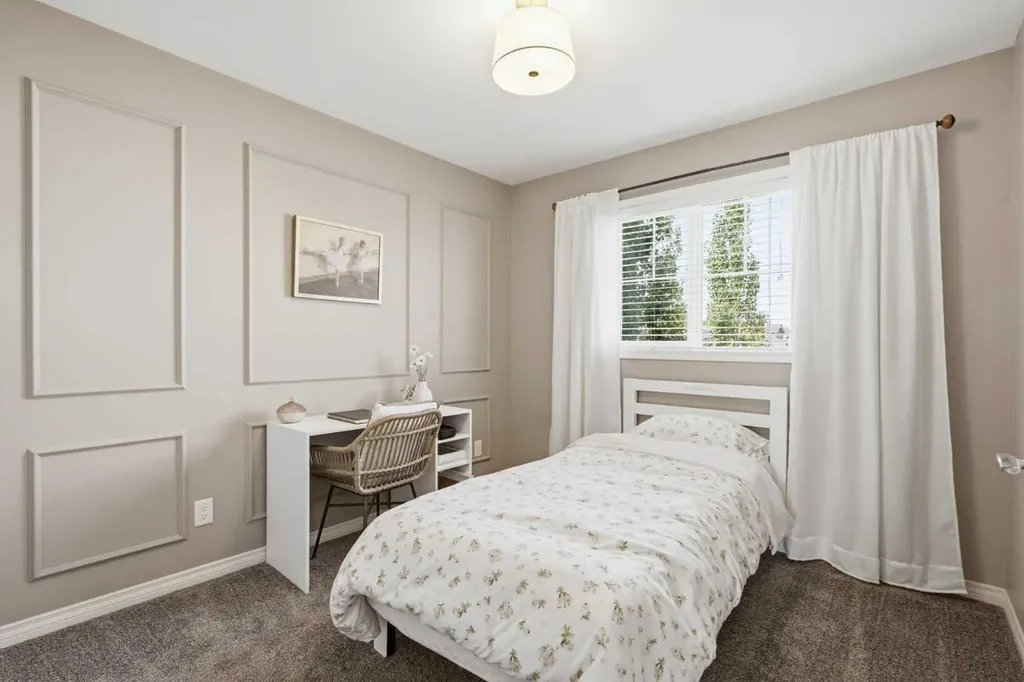 14 Reid Court Sylvan Lake AB T4S 0L9