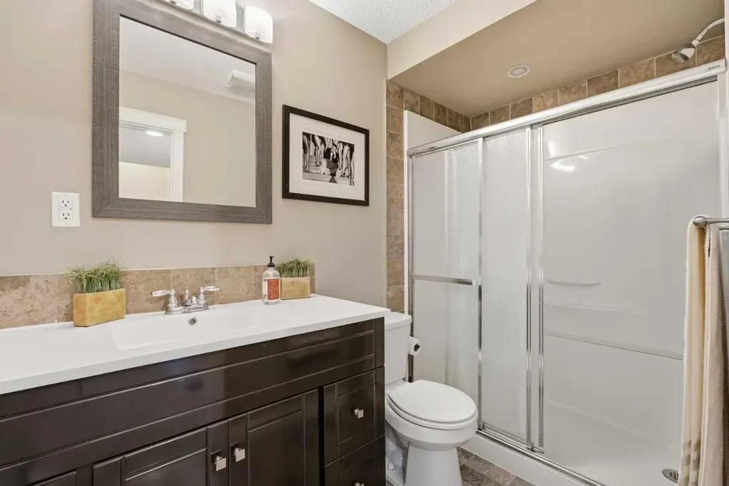14 Reid Court Sylvan Lake AB T4S 0L9