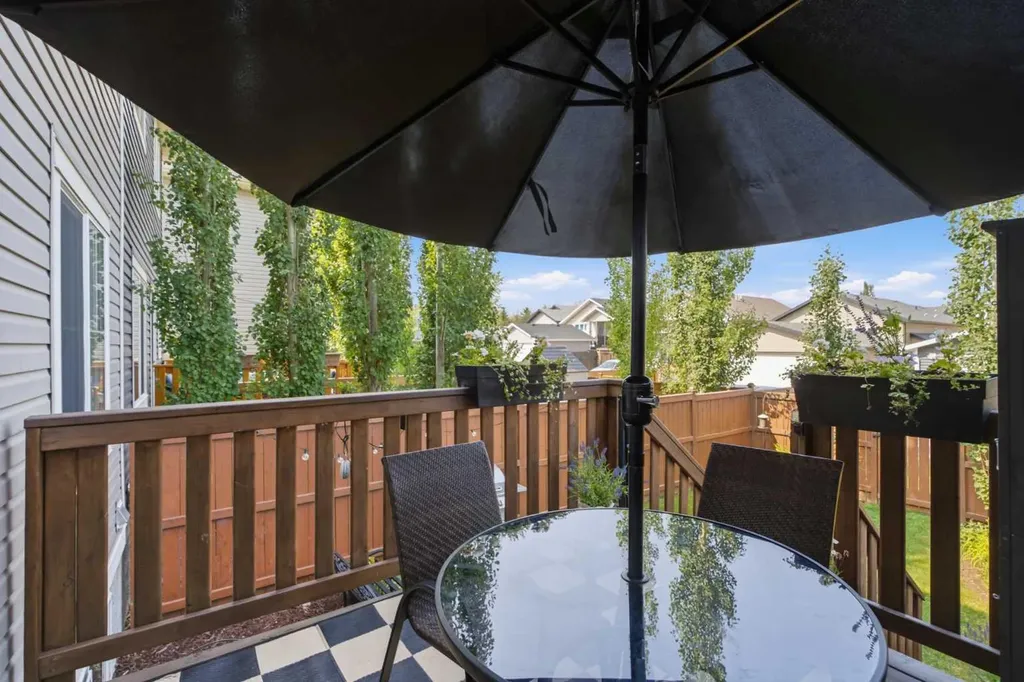 14 Reid Court Sylvan Lake AB T4S 0L9