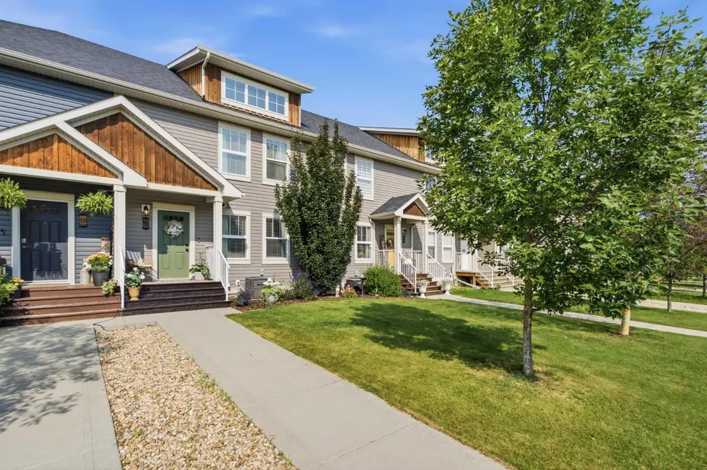 14 Reid Court Sylvan Lake AB T4S 0L9