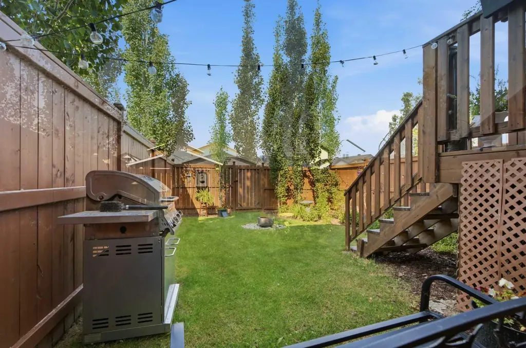 14 Reid Court Sylvan Lake AB T4S 0L9