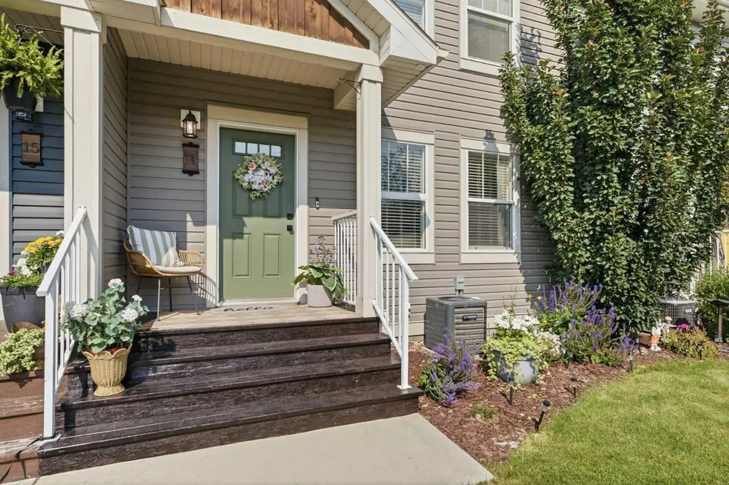 14 Reid Court Sylvan Lake AB T4S 0L9
