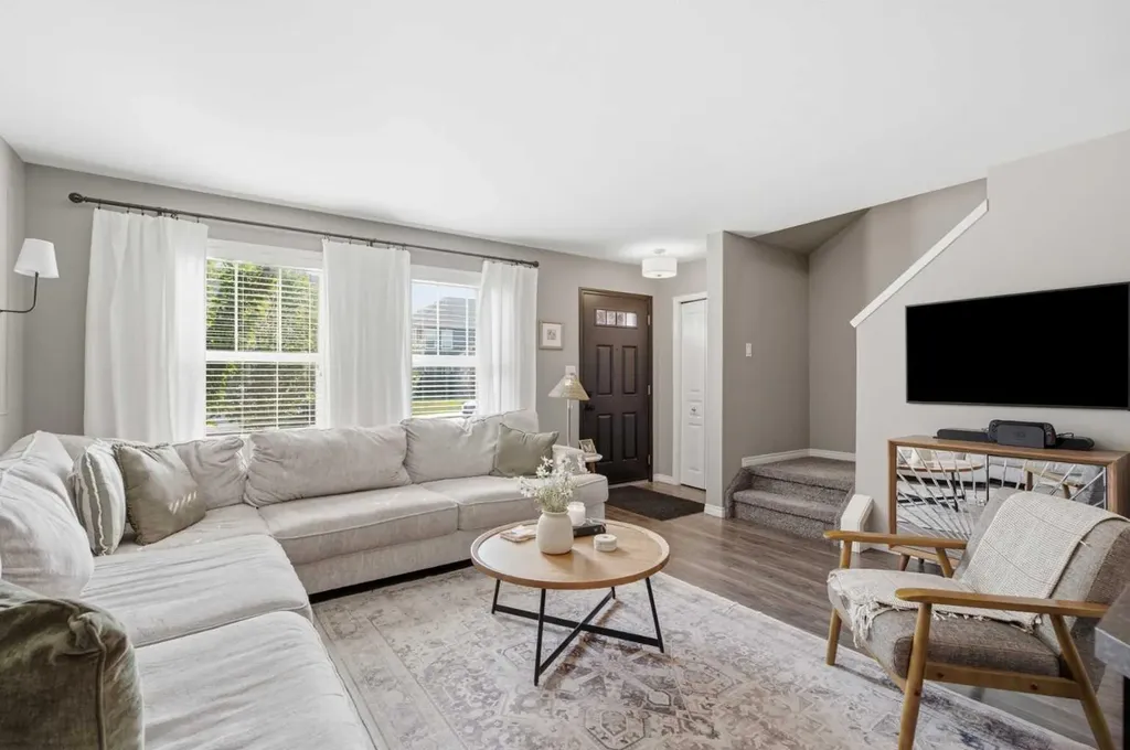 14 Reid Court Sylvan Lake AB T4S 0L9