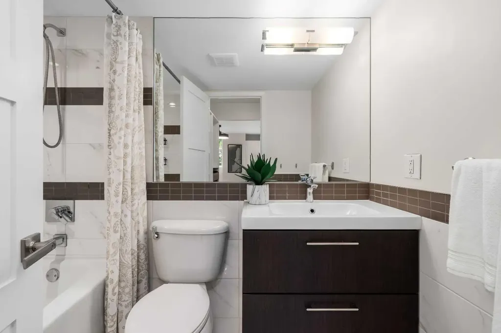 225 25 Avenue SW Calgary AB T2S 2V2