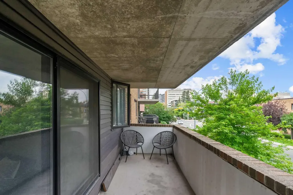 225 25 Avenue SW Calgary AB T2S 2V2