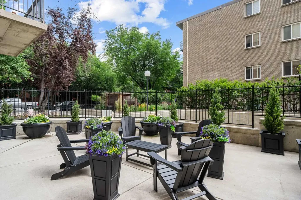 225 25 Avenue SW Calgary AB T2S 2V2