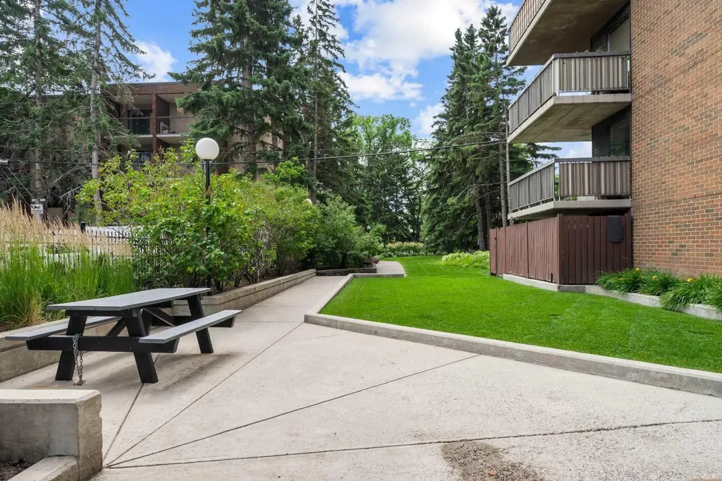 225 25 Avenue SW Calgary AB T2S 2V2