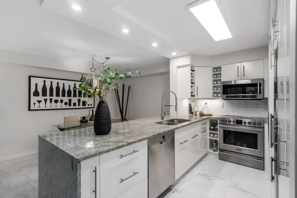 225 25 Avenue SW Calgary AB T2S 2V2