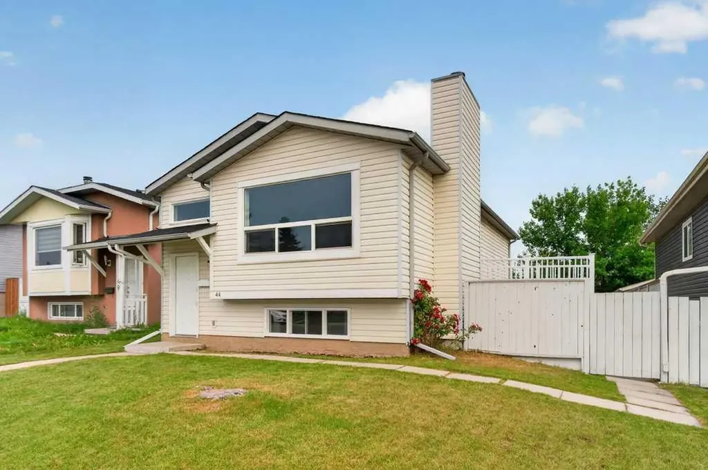 44 Falshire Close NE Calgary AB T3J 3A1