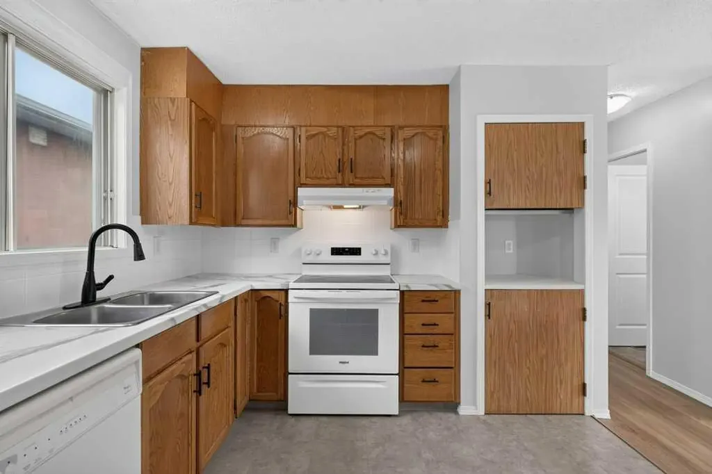 44 Falshire Close NE Calgary AB T3J 3A1