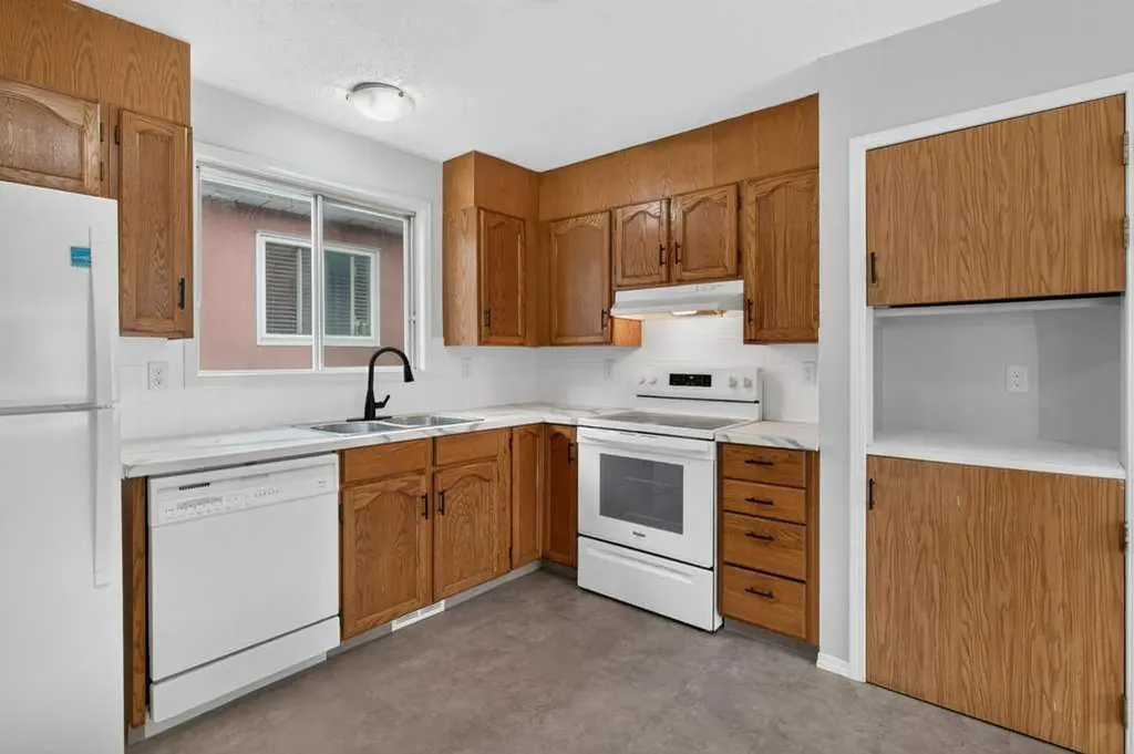 44 Falshire Close NE Calgary AB T3J 3A1