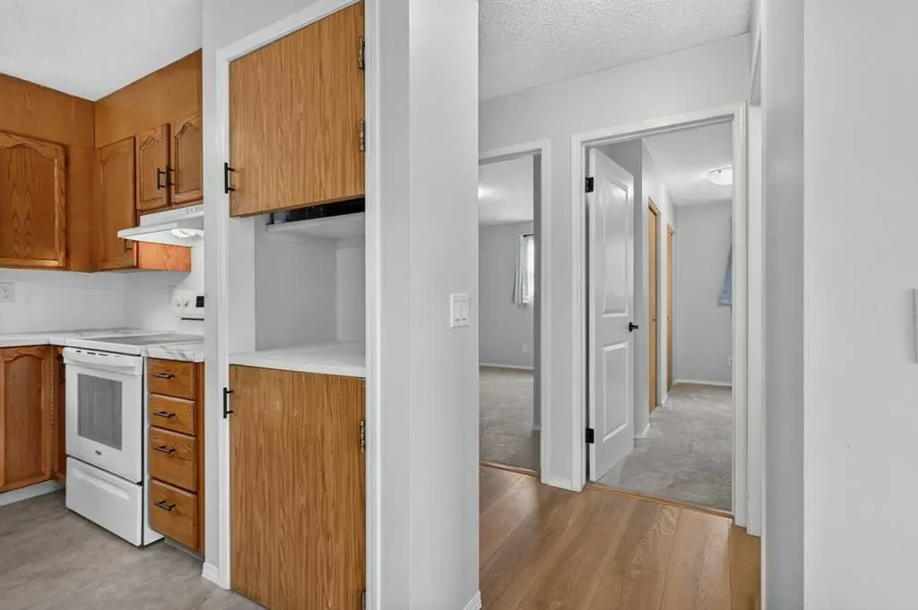 44 Falshire Close NE Calgary AB T3J 3A1
