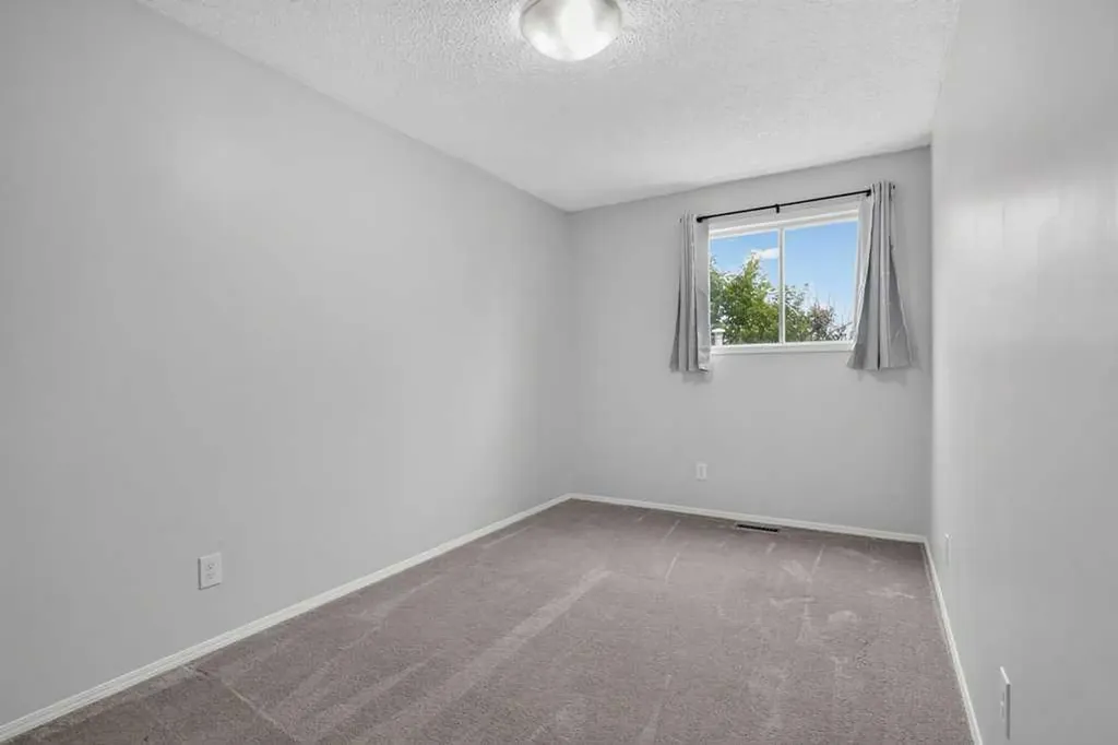 44 Falshire Close NE Calgary AB T3J 3A1