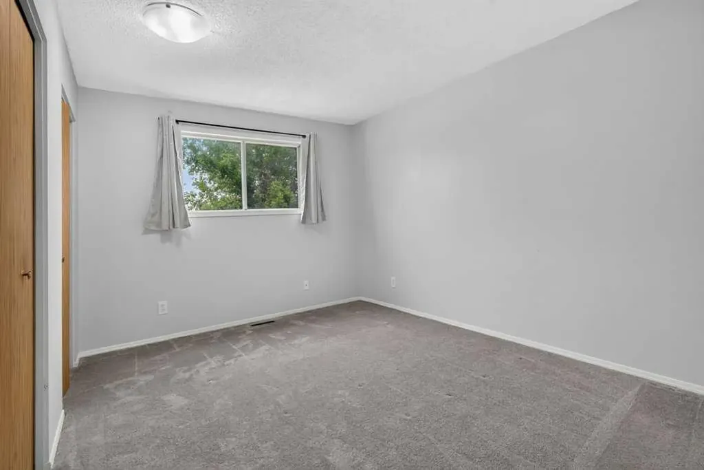 44 Falshire Close NE Calgary AB T3J 3A1