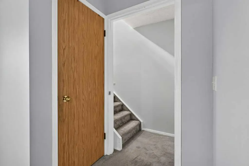 44 Falshire Close NE Calgary AB T3J 3A1