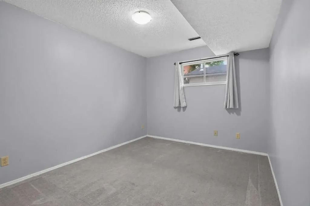 44 Falshire Close NE Calgary AB T3J 3A1