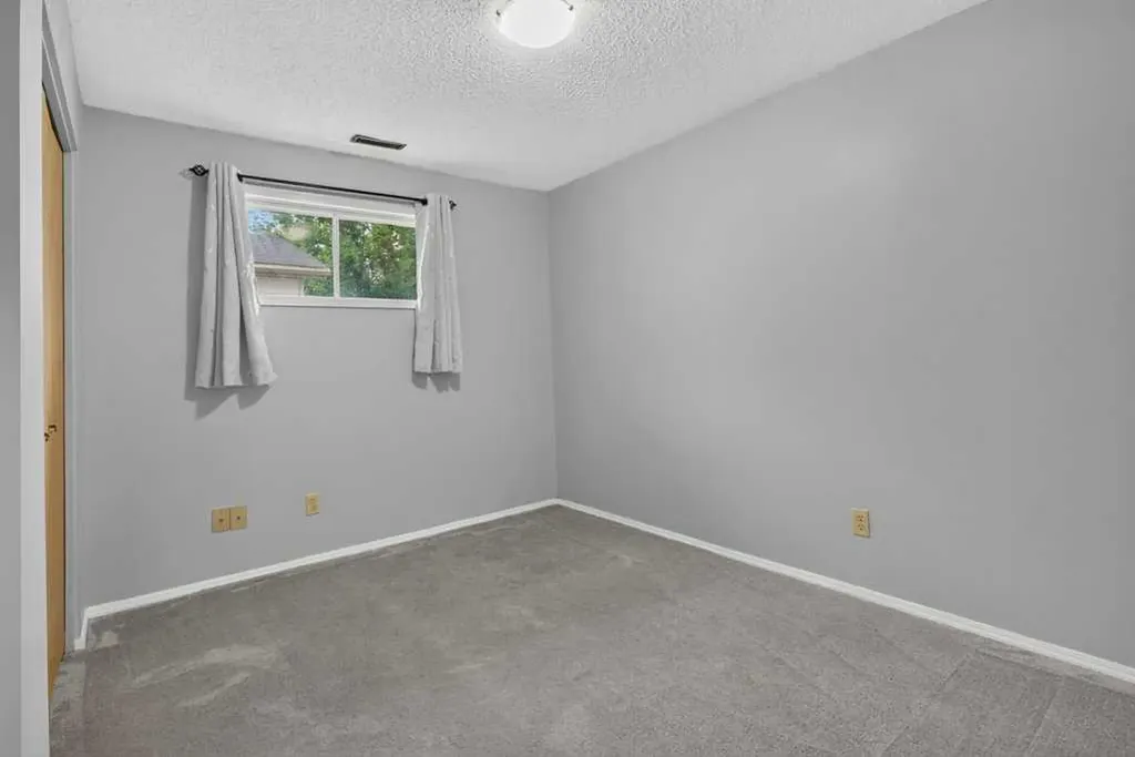 44 Falshire Close NE Calgary AB T3J 3A1