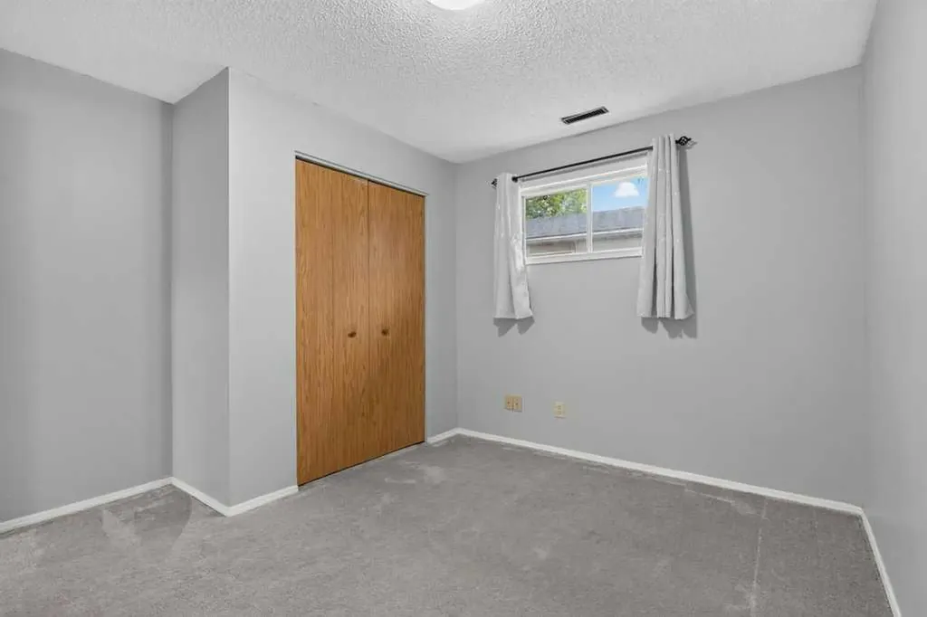 44 Falshire Close NE Calgary AB T3J 3A1
