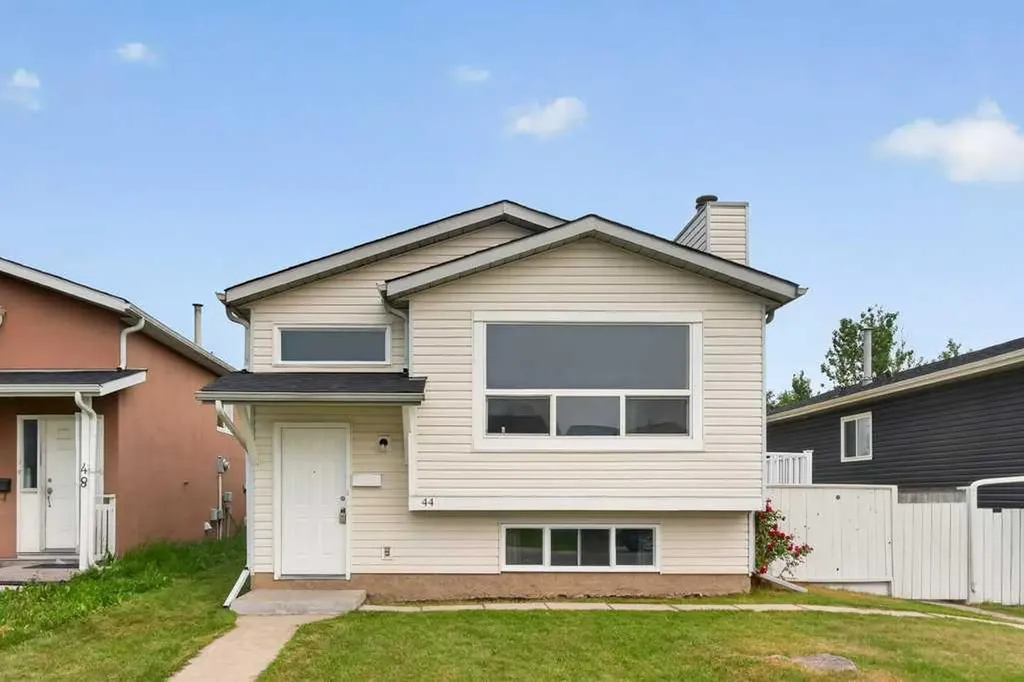 44 Falshire Close NE Calgary AB T3J 3A1