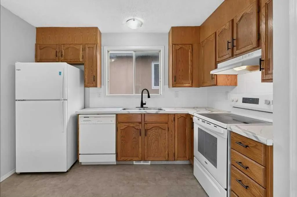 44 Falshire Close NE Calgary AB T3J 3A1