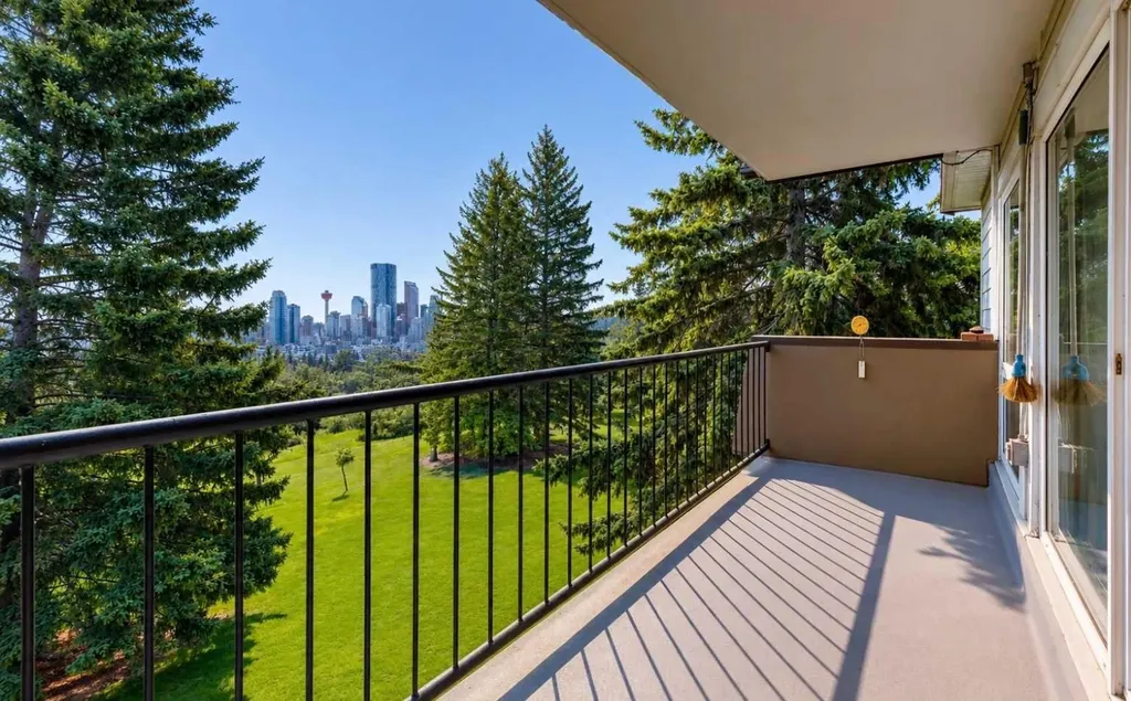 328 Cedar Crescent SW Calgary AB T3C 2Y8