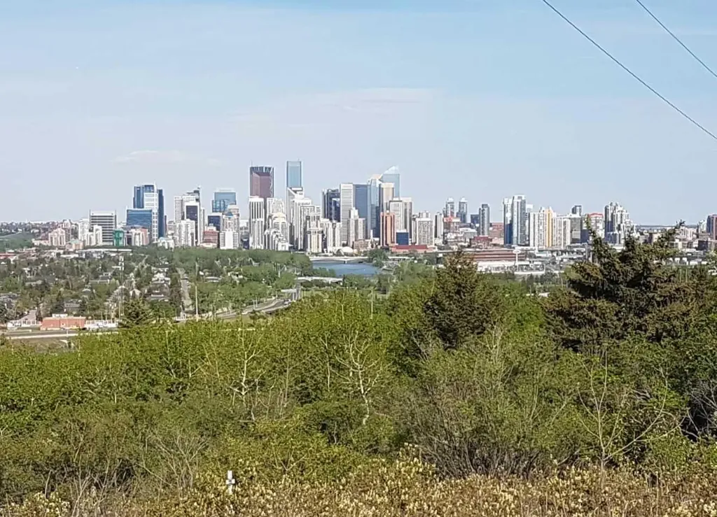 328 Cedar Crescent SW Calgary AB T3C 2Y8
