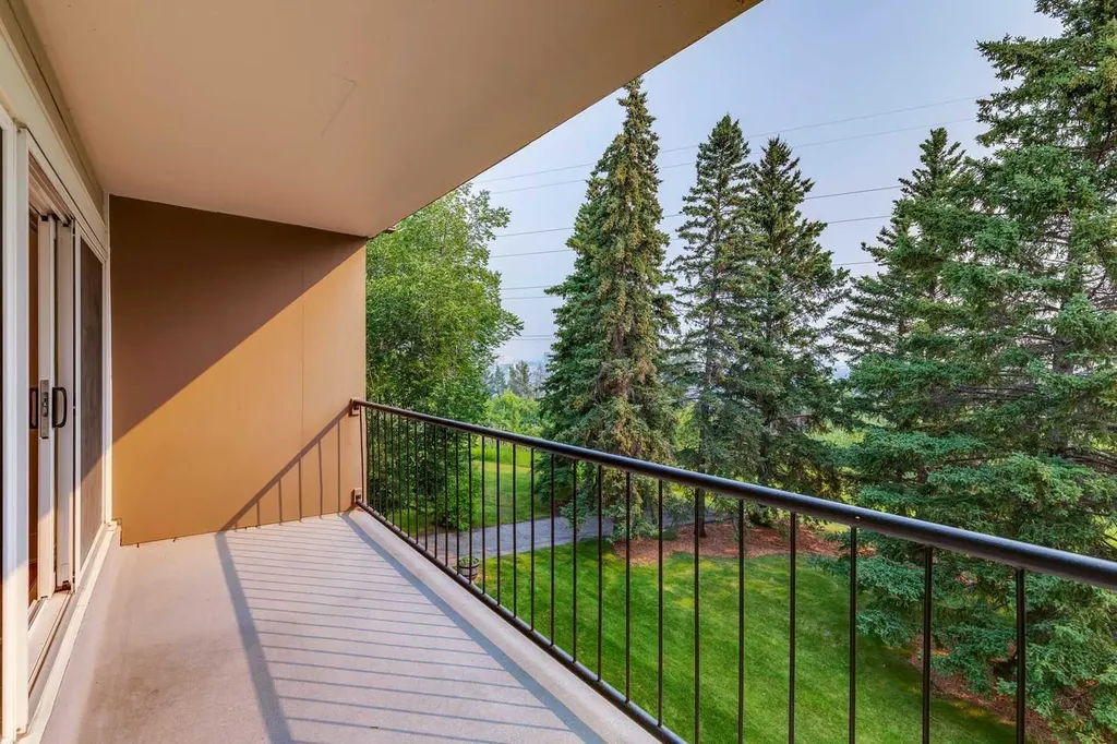328 Cedar Crescent SW Calgary AB T3C 2Y8