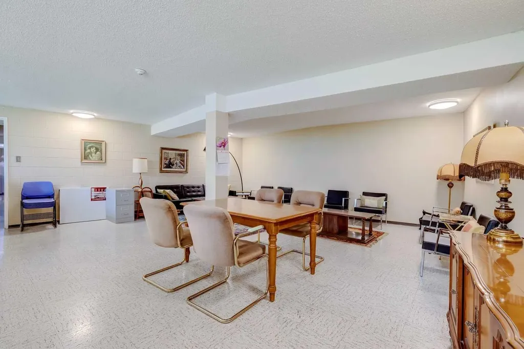 328 Cedar Crescent SW Calgary AB T3C 2Y8