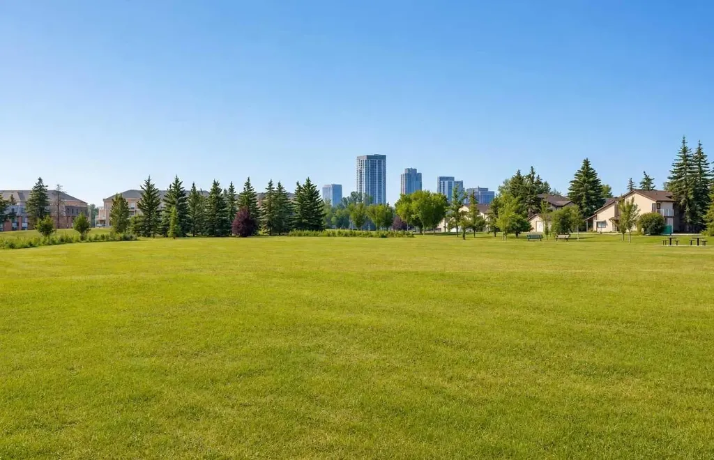 328 Cedar Crescent SW Calgary AB T3C 2Y8