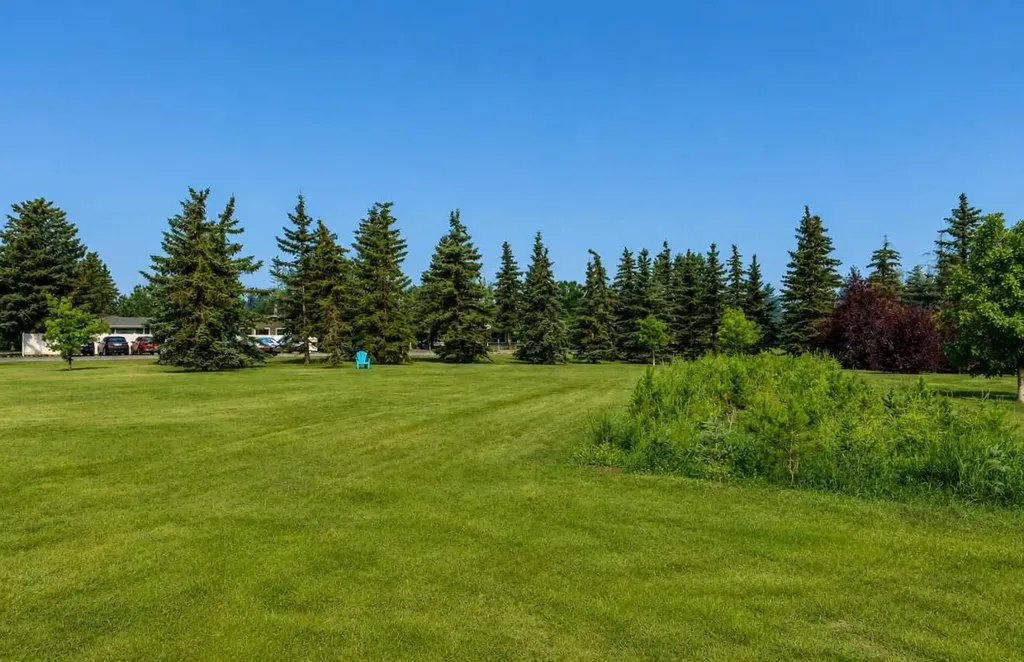 328 Cedar Crescent SW Calgary AB T3C 2Y8