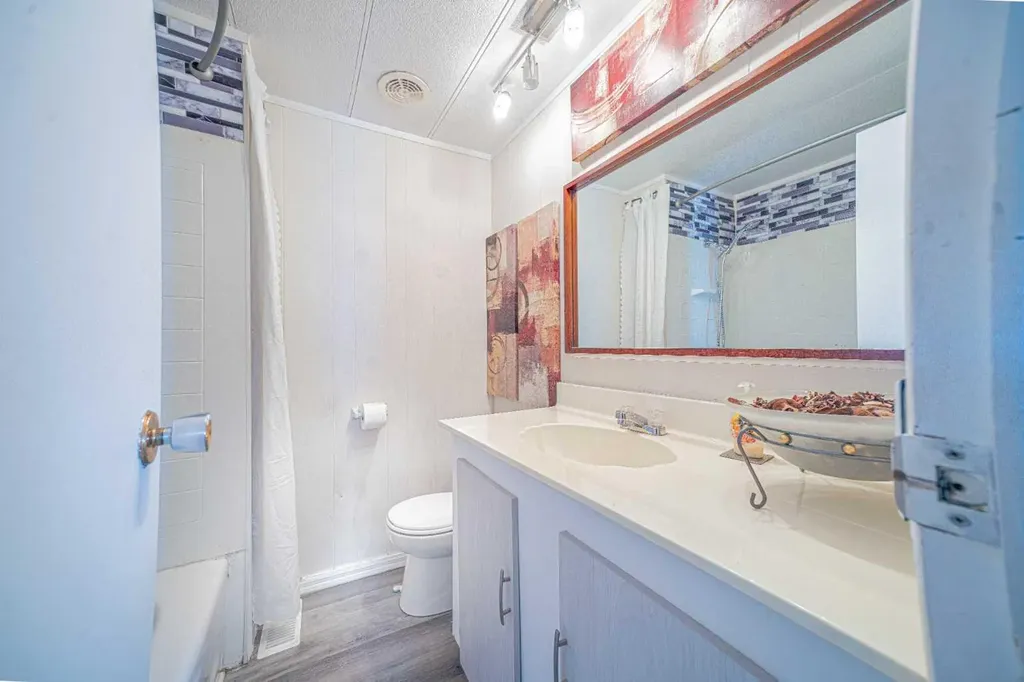 6834 59 Avenue Red Deer AB T4P1C9