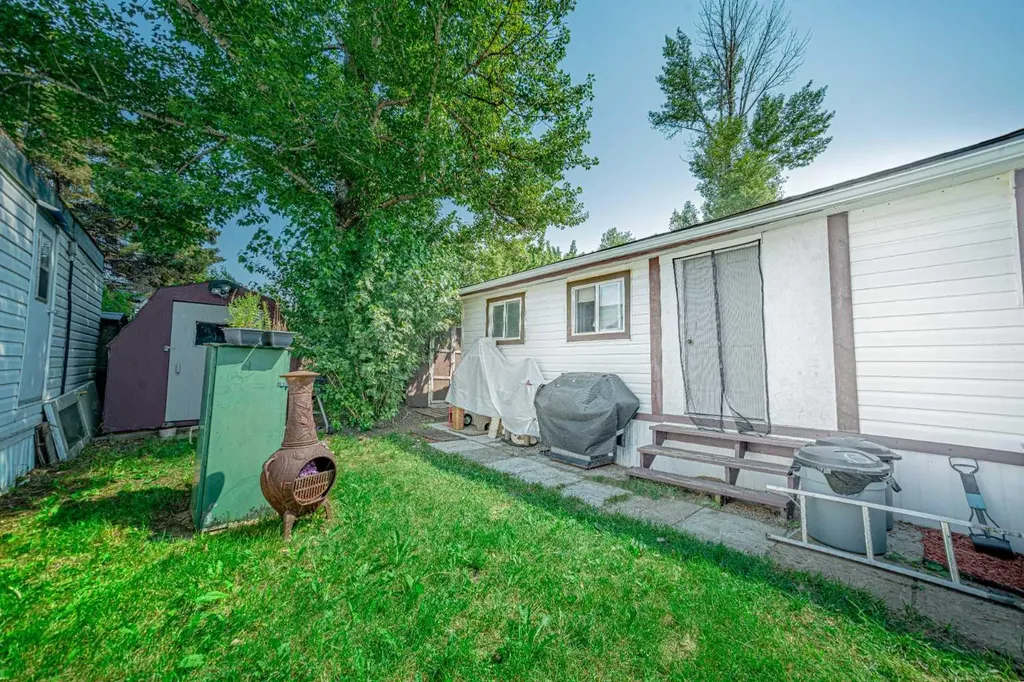 6834 59 Avenue Red Deer AB T4P1C9