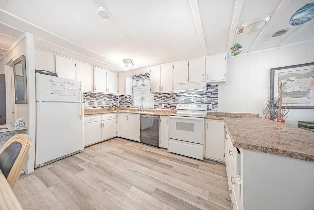 6834 59 Avenue Red Deer AB T4P1C9