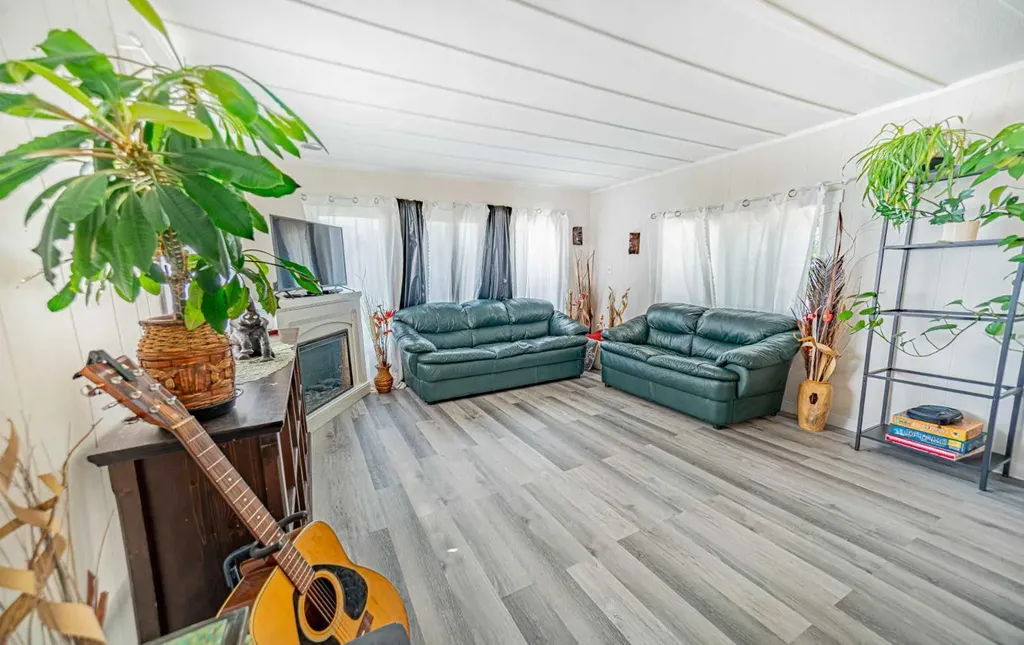 6834 59 Avenue Red Deer AB T4P1C9