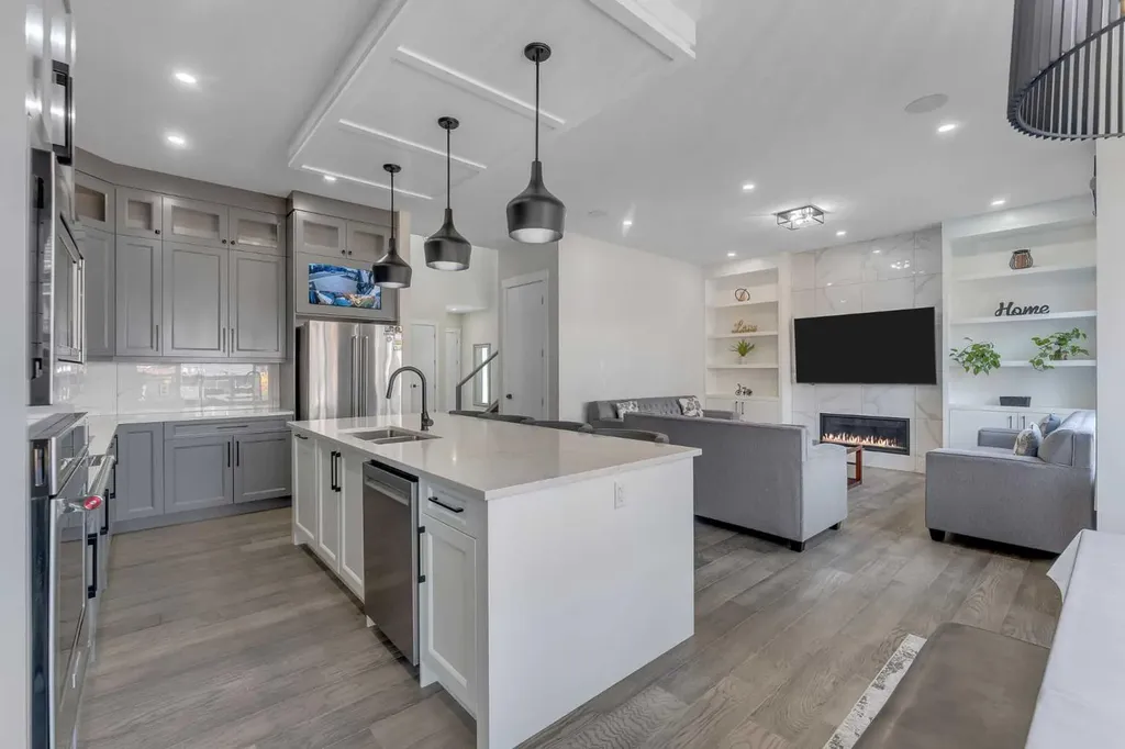 32 Waterford Terrace Chestermere AB T1X 2P6