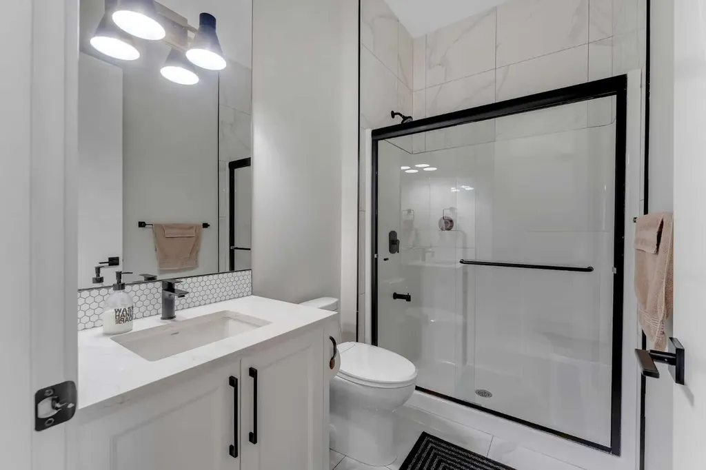 32 Waterford Terrace Chestermere AB T1X 2P6