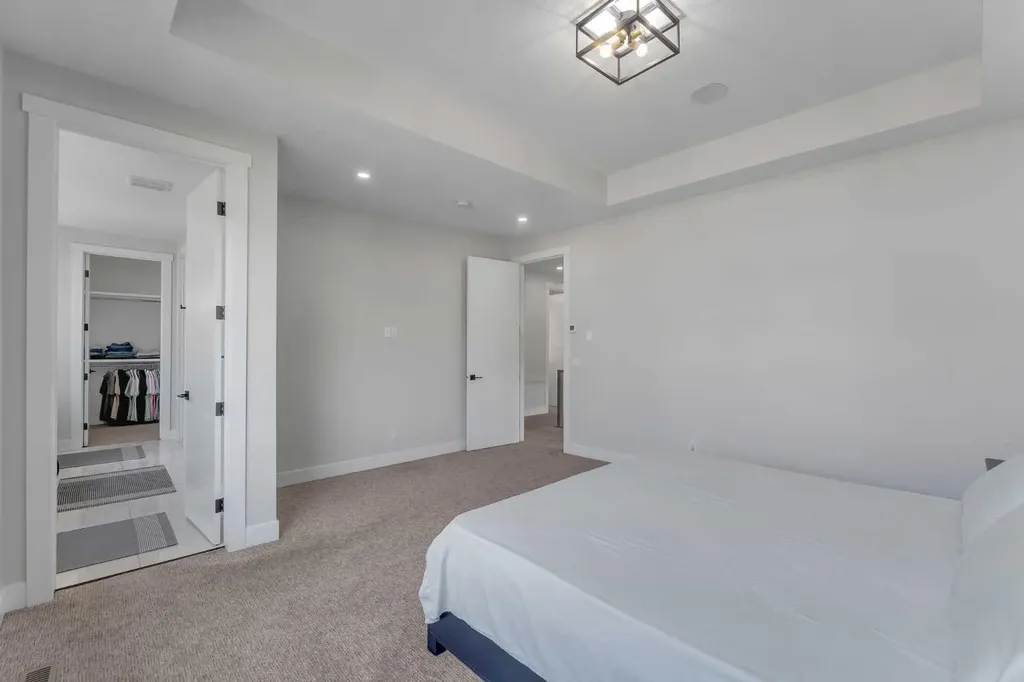 32 Waterford Terrace Chestermere AB T1X 2P6