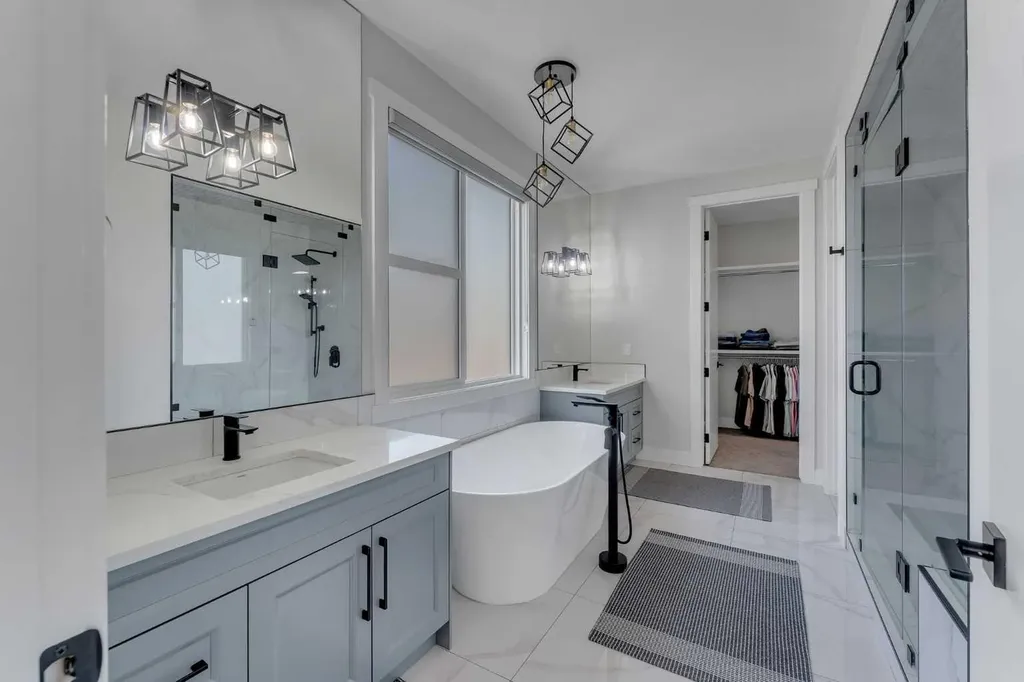 32 Waterford Terrace Chestermere AB T1X 2P6