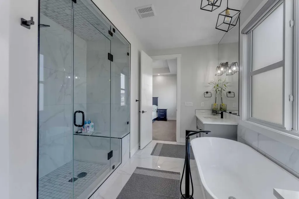 32 Waterford Terrace Chestermere AB T1X 2P6