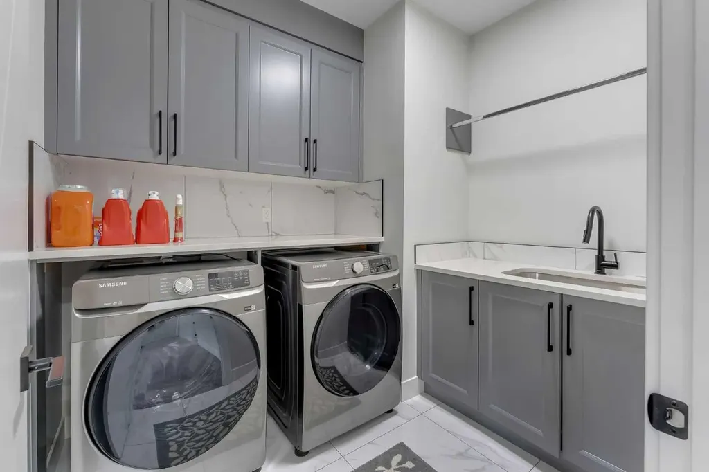 32 Waterford Terrace Chestermere AB T1X 2P6