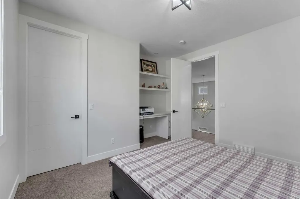 32 Waterford Terrace Chestermere AB T1X 2P6